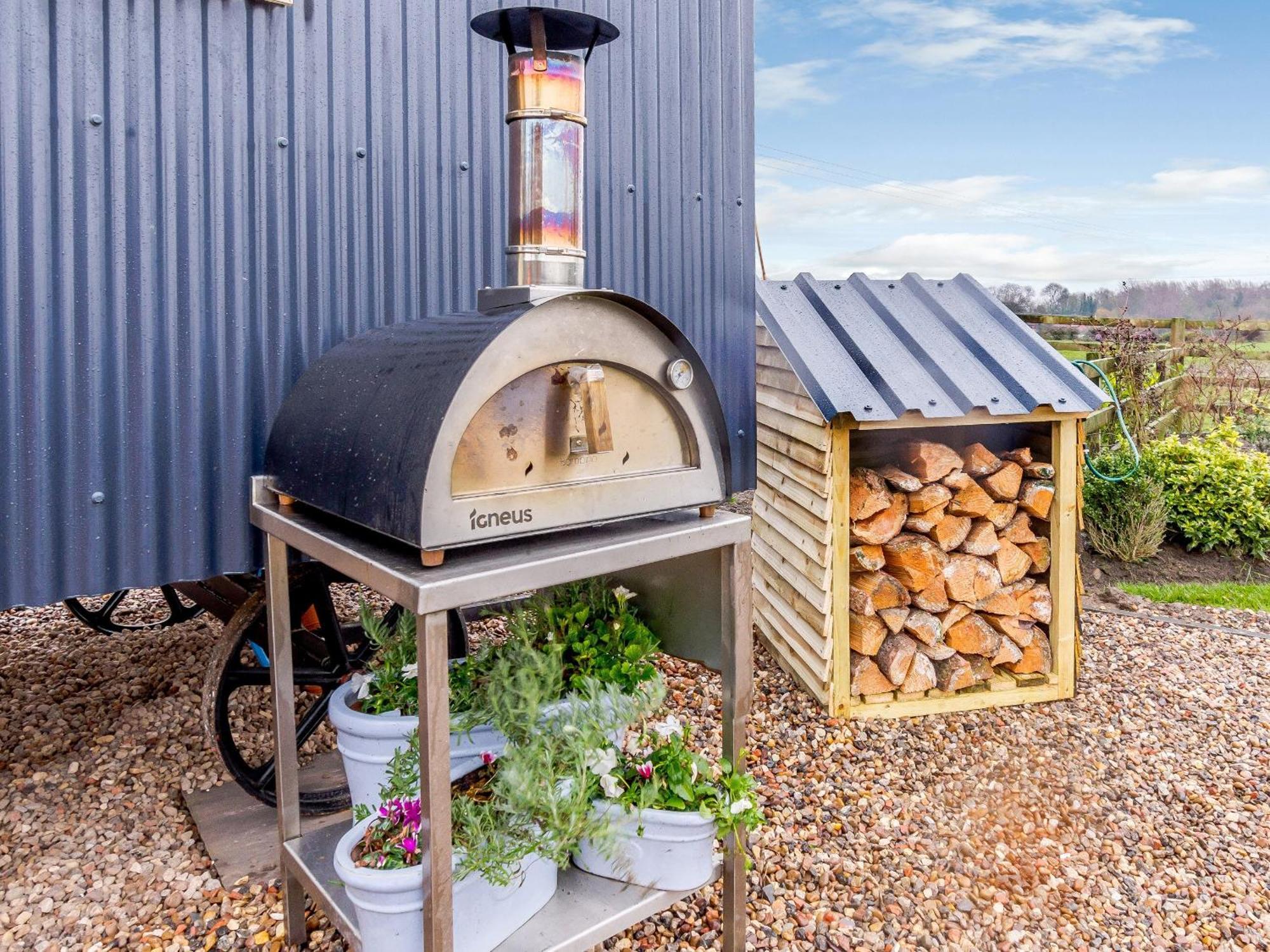 Вилла The Lambing Shed Ryhill Экстерьер фото